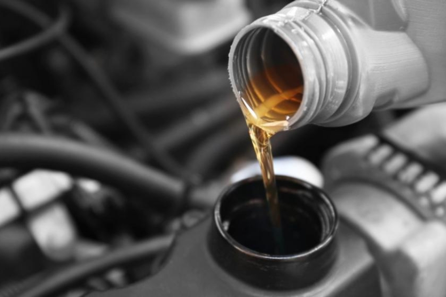 5 tác dụng chính của nhớt máy nén khí trong thiết bị công nghiệp