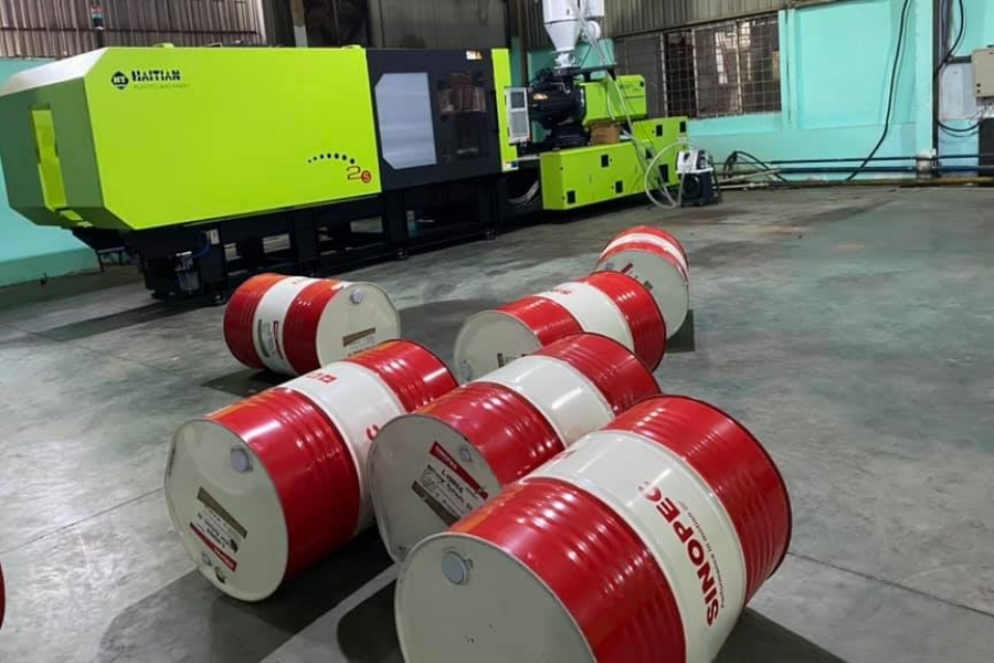 Tiêu chuẩn dầu nhớt cho máy ép nhựa: Những điều cần biết